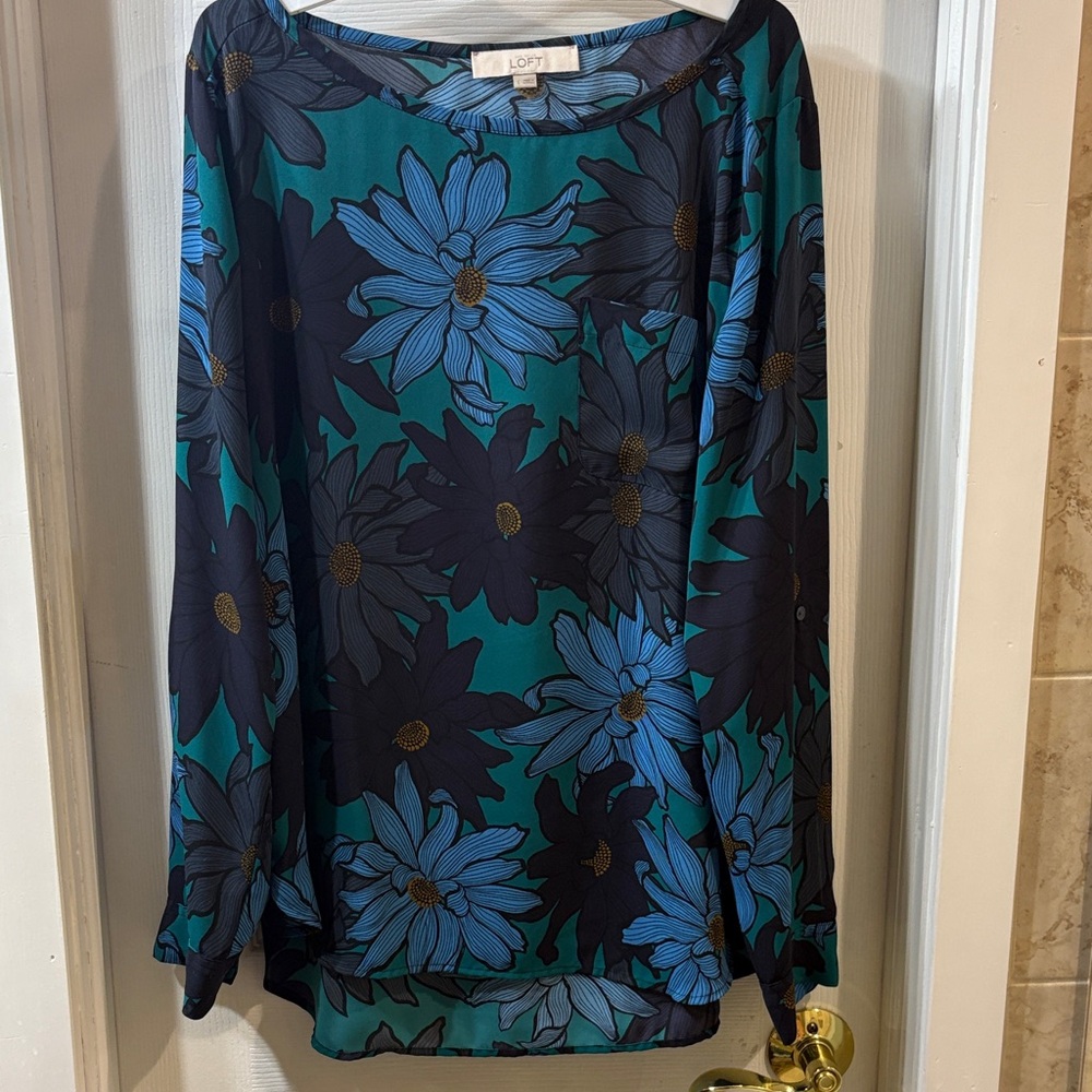 LOFT Women's Floral Blouse - Teal and Navy